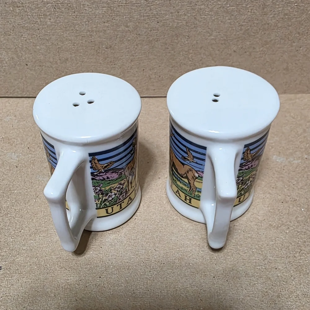 Utah Souviner Deer Mountain Scene Salt Pepper Shakers #144